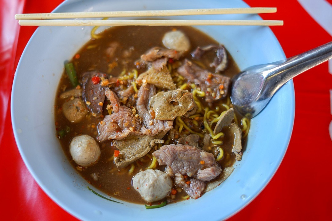 น้อยก๋วยเตี๋ยวเรือ ณ อุบลราชธานี