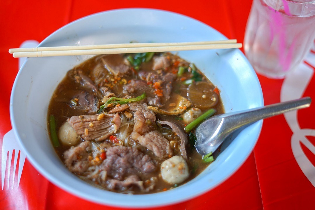 น้อยก๋วยเตี๋ยวเรือ ณ อุบลราชธานี