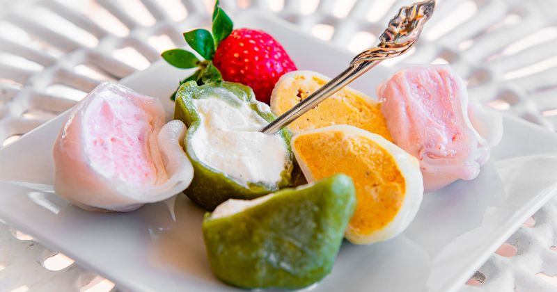 ขนมญี่ปุ่นสมัยใหม่: โมจิไอศกรีม (Mochi Ice Cream)