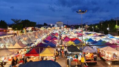 ตลาดกลางคืนในกรุงเทพฯ: สัมผัสเสน่ห์ชีวิตกลางคืน